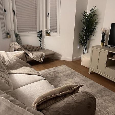 St Leonards-on-Sea Gorgeous 2 Floor 3 Bed Apartment מראה חיצוני תמונה