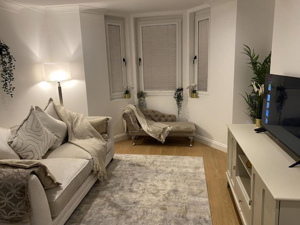 St Leonards-on-Sea Gorgeous 2 Floor 3 Bed Apartment מראה חיצוני תמונה