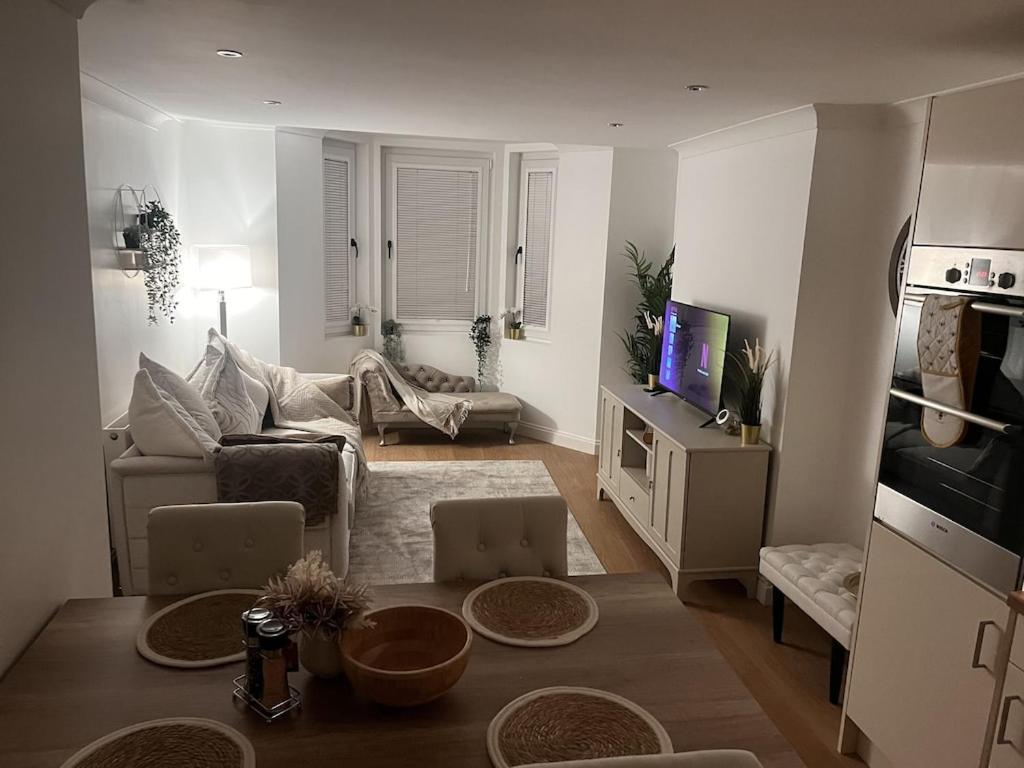 St Leonards-on-Sea Gorgeous 2 Floor 3 Bed Apartment מראה חיצוני תמונה