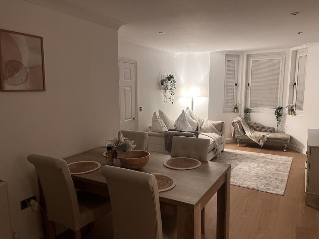 St Leonards-on-Sea Gorgeous 2 Floor 3 Bed Apartment מראה חיצוני תמונה